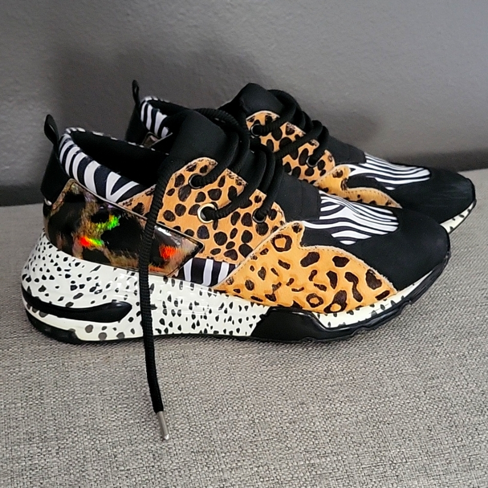 Steve Madden Cliff Sneaker size 10 Animal Print Patchwork Fashion Sneakers EUC